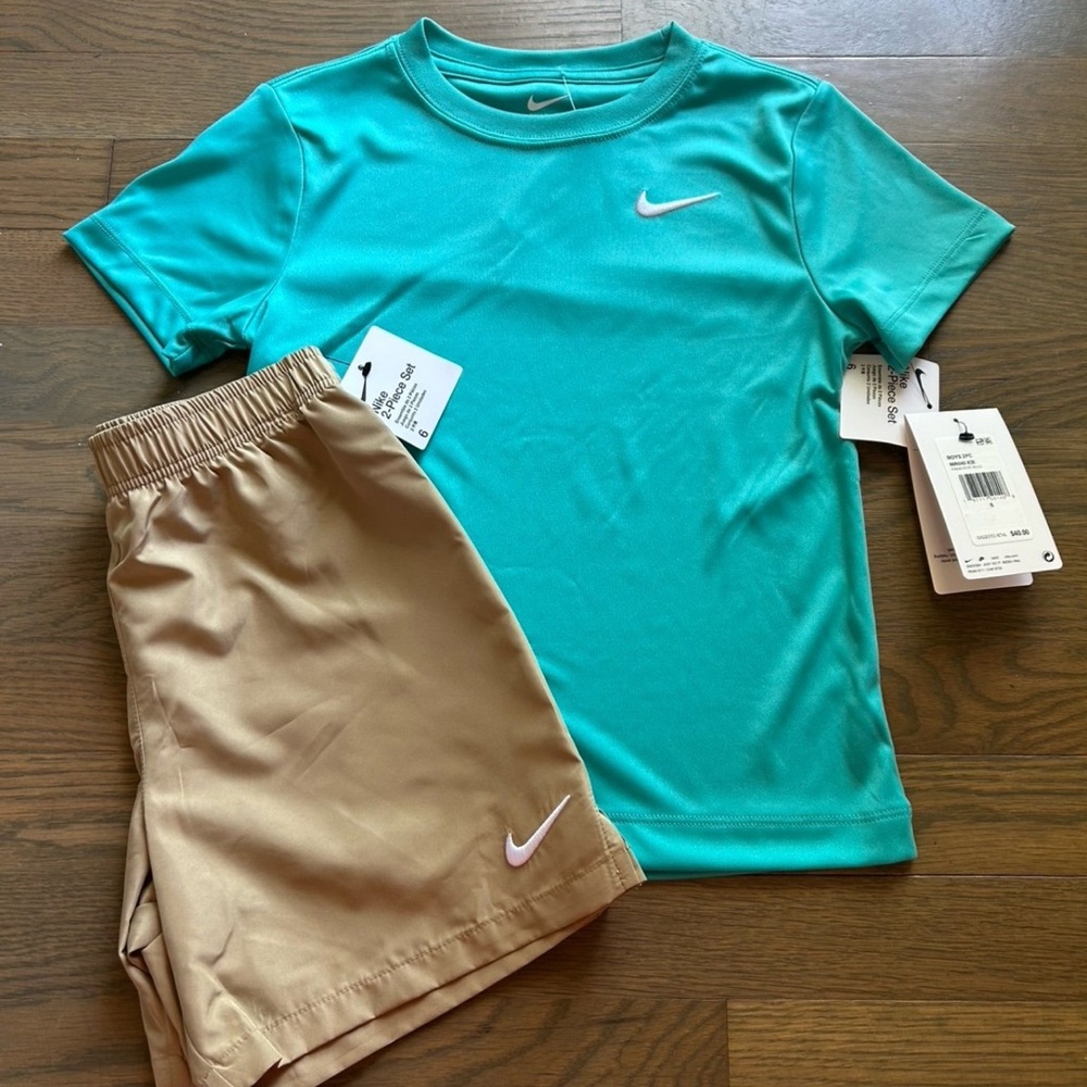 NWT Nike Boys Set size 6